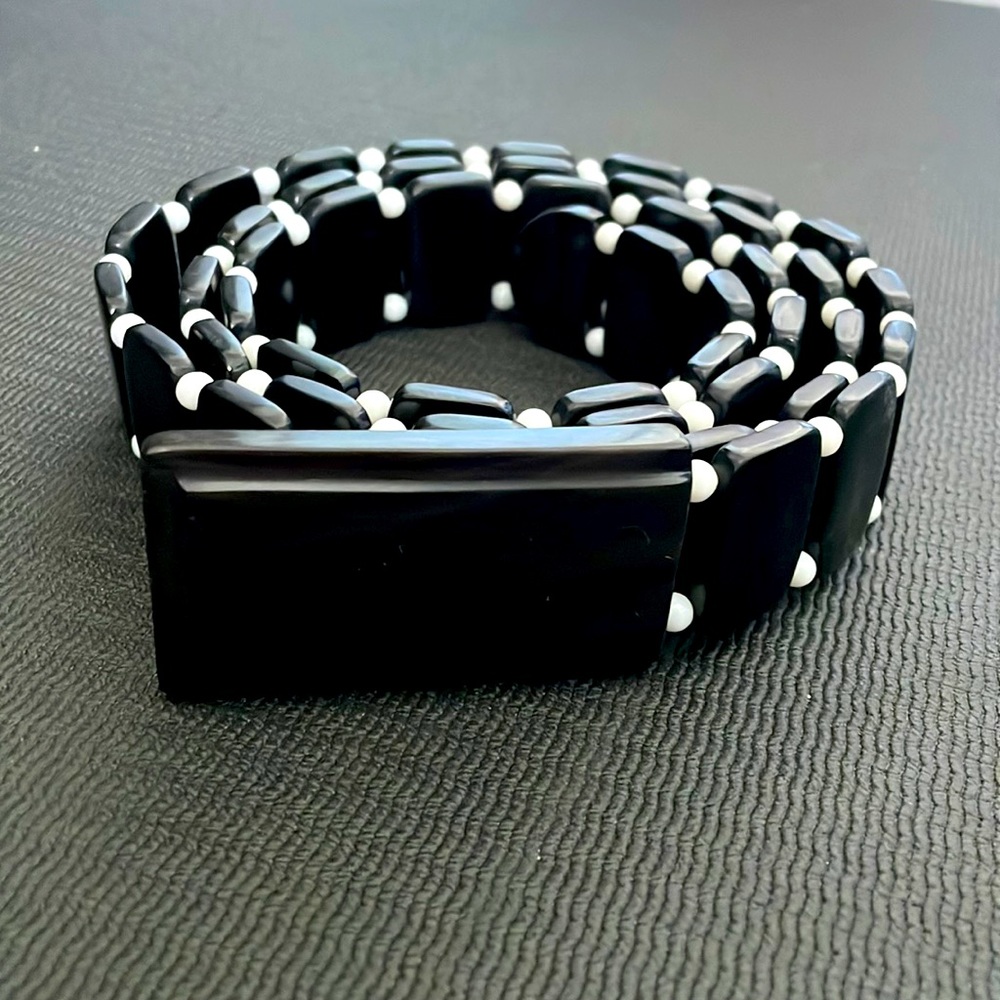 Men’s water buffalo horn belt.
